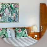 Lovely Duplex With Sea Views *