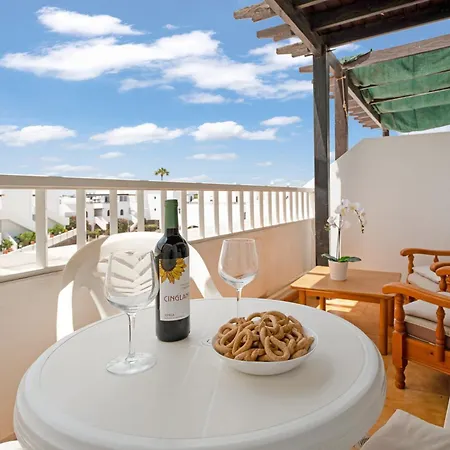 Апартаменты Lovely Duplex With Sea Views