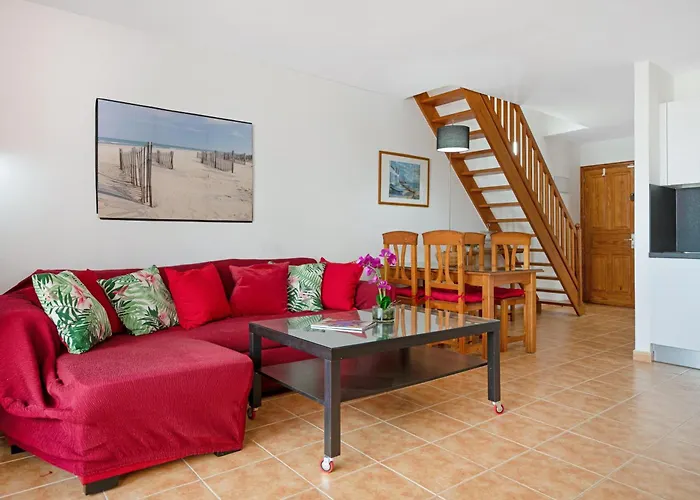 Апартаменты Lovely Duplex With Sea Views *