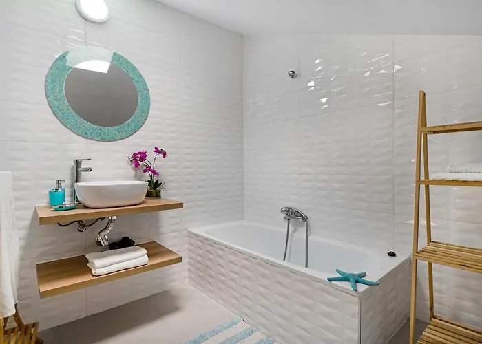 Апартаменты Lovely Duplex With Sea Views